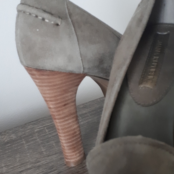 Banana Republic heels - Picture 6 of 6